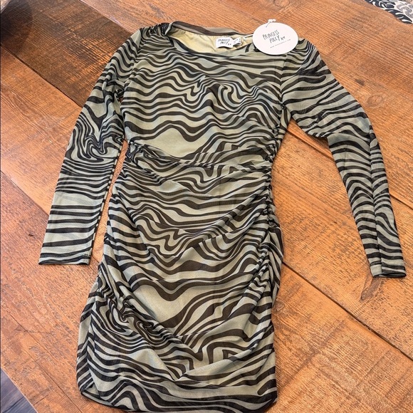 Princess Polly Aqua and Black Wave Mini Dress - Picture 2 of 6